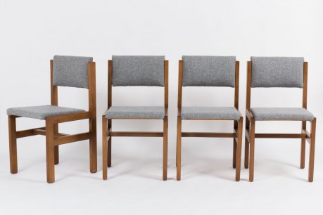 Chaises Andre Sornay hetre teinte et tissu Kvadrat gris 1950 set de 4