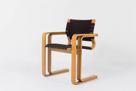 Fauteuil Rud Thygesen & Johnny Sorensen modele 5331 en frene edition Magnus Olesen 1960
