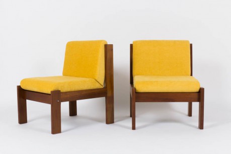 Chauffeuses Andre Sornay en acajou et velours jaune 1960 set de 2