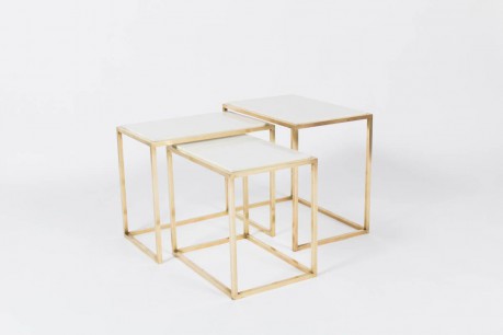 Tables basses gigognes en laiton et quartz blanc 1950