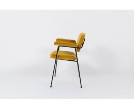 Fauteuil Pierre Paulin modele CM197 velours jaune moutarde edition Thonet 1950