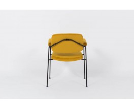 Fauteuil Pierre Paulin modele CM197 velours jaune moutarde edition Thonet 1950