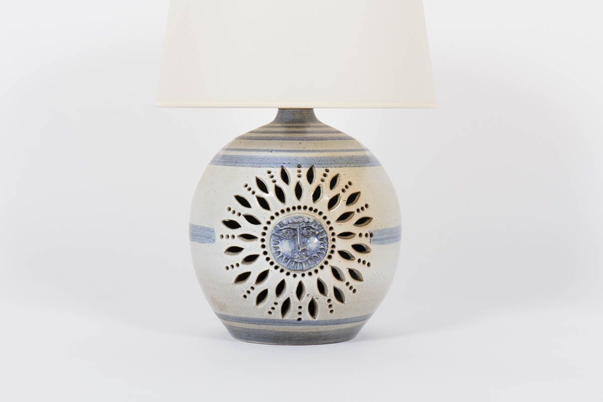 Lampe soleil bleu en ceramique abat-jour blanc 1950