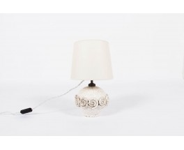 Lampe en ceramique blanche et or design chic 1950