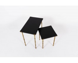 Tables basses gigognes Jacques Adnet en laiton et cuir noir 1950