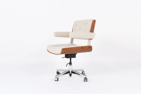 Fauteuil de bureau Alain Richard en noyer tissu beige 1970
