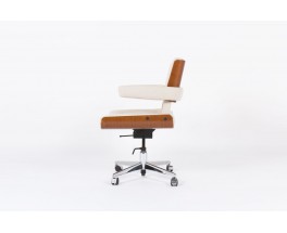 Fauteuil de bureau Alain Richard en noyer tissu beige 1970