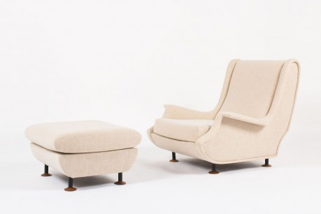 Fauteuil et repose pieds Marco Zanuso modele Regent tissu beige edition Arflex 1960