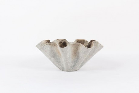 Jardiniere Willy Guhl modele grand mouchoir edition Eternit 1950