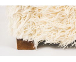 Fauteuil en chene et tissu poil blanc imitation agneau de Mongolie 1950