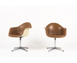 Fauteuils Charles et Ray Eames skai marron edition Herman Miller 1960 set de 2