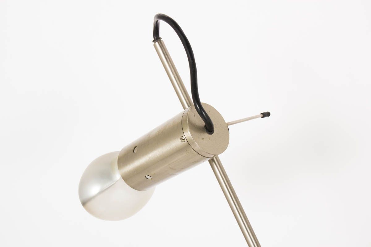 Lampe agrafe Tito Agnoli modele 255 orientable edition Oluce 1954