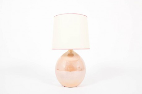 Lampe en ceramique rose et abat-jour beige 1950