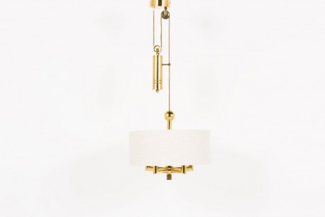 Suspension a contrepoids en metal dore et abat-jour tissu beige 1950
