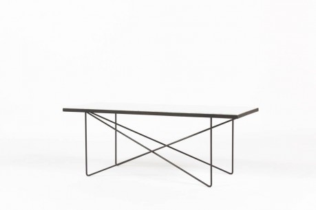 Table basse rectangulaire en métal noir et marbre de Carrare 1950
