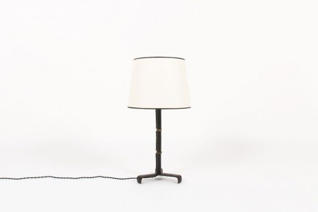 Lampe Jacques Adnet en cuir pique sellier noir abat-jour beige 1955