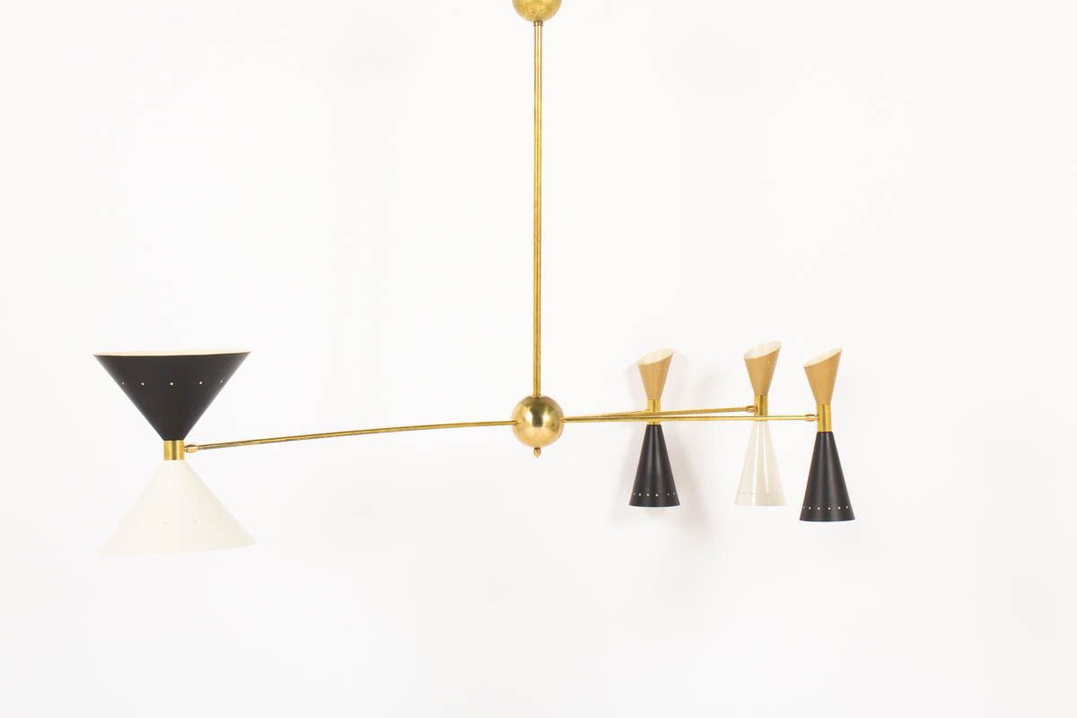 Lustre en laiton et diffuseurs dore noir blanc design contemporain italien