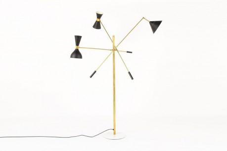 Lampadaire en laiton 3 bras diffuseurs noirs design contemporain italien