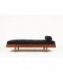 Lit de repos Charlotte Perriand pour Les Arc coussin lin noir 1950
