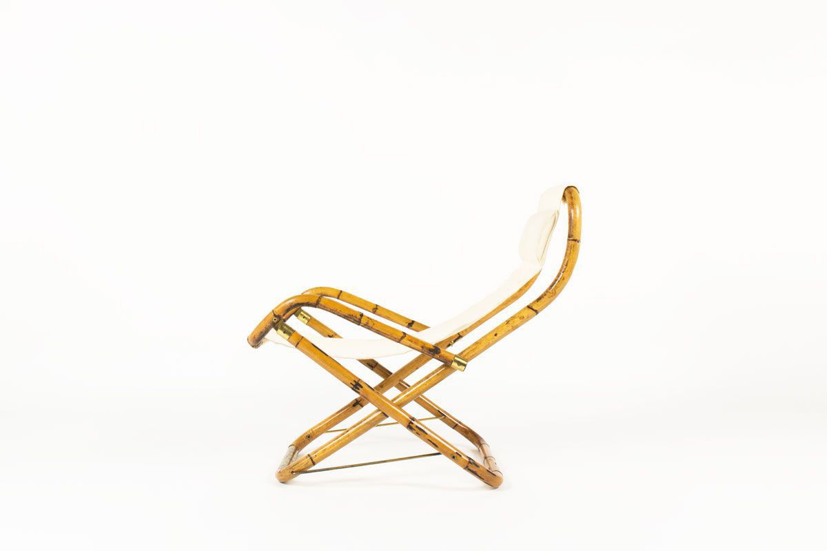 Chaise de repos en bambou metal dore et assise beige 1950