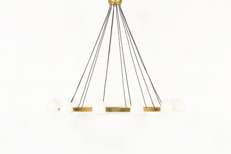 Lustre 12 feux en laiton et diffuseurs blancs design contemporain italien