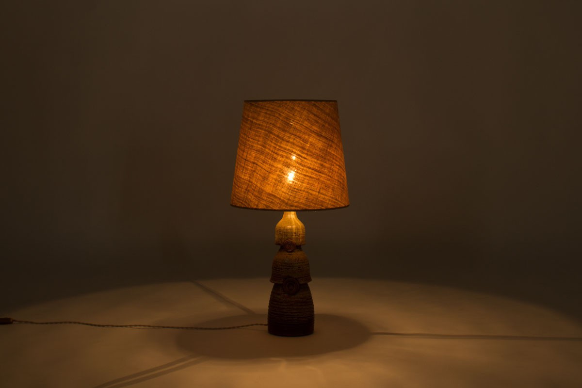Lamp in beige and brown ceramic with burlap lampshade 1950