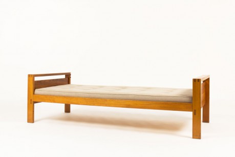 Lit de repos Pierre Chapo modèle L06A en orme 1960