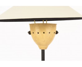 Lampadaire tripode droit structure en métal noir abat-jour beige 1950