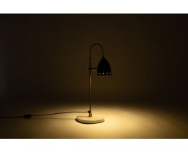 Lampe de bureau marbre laiton patiné et réflecteur noir design contemporain italien