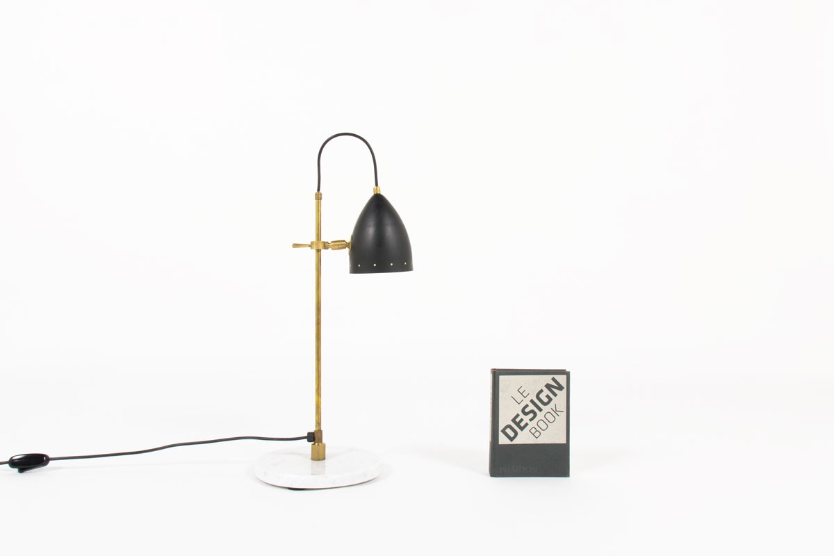 Lampe de bureau marbre laiton patiné et réflecteur noir design contemporain italien