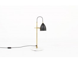 Lampe de bureau marbre laiton patiné et réflecteur noir design contemporain italien