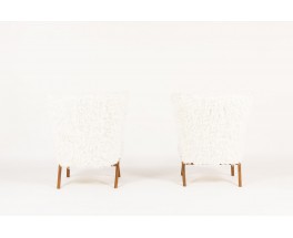 Fauteuils en chêne et tissu poil blanc 1950 set de 2