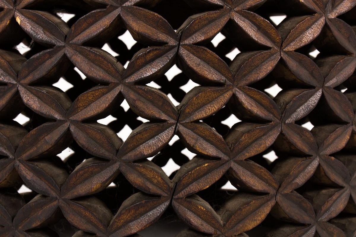 Table basse ronde Bamiléké modèle Araignée bois brut