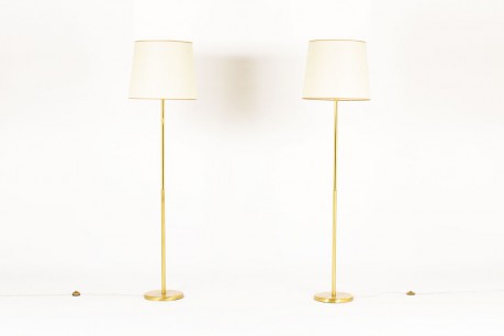 Lampadaires en laiton abat-jours papier beige 1950 set de 2