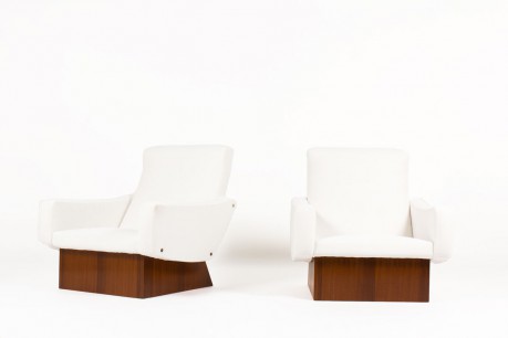 Fauteuils acajou et tissu bouclette beige 1950 set de 2