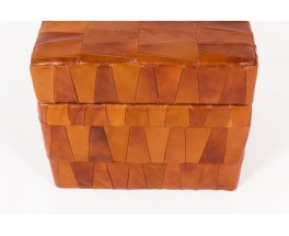 Pouf coffre modèle Patchwork en cuir marron patiné édition De Sède 1960