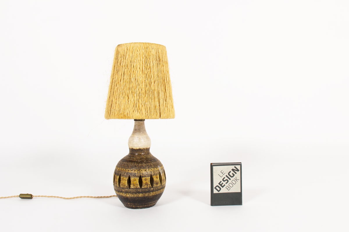 Lampe Georges Pelletier en céramique marron et abat-jour corde 1960