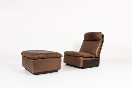 Fauteuil et repose-pieds en cuir édition De Sède 1970