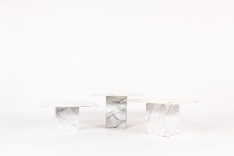 Nesting coffee tables in Carrara marble 1970 set of 3