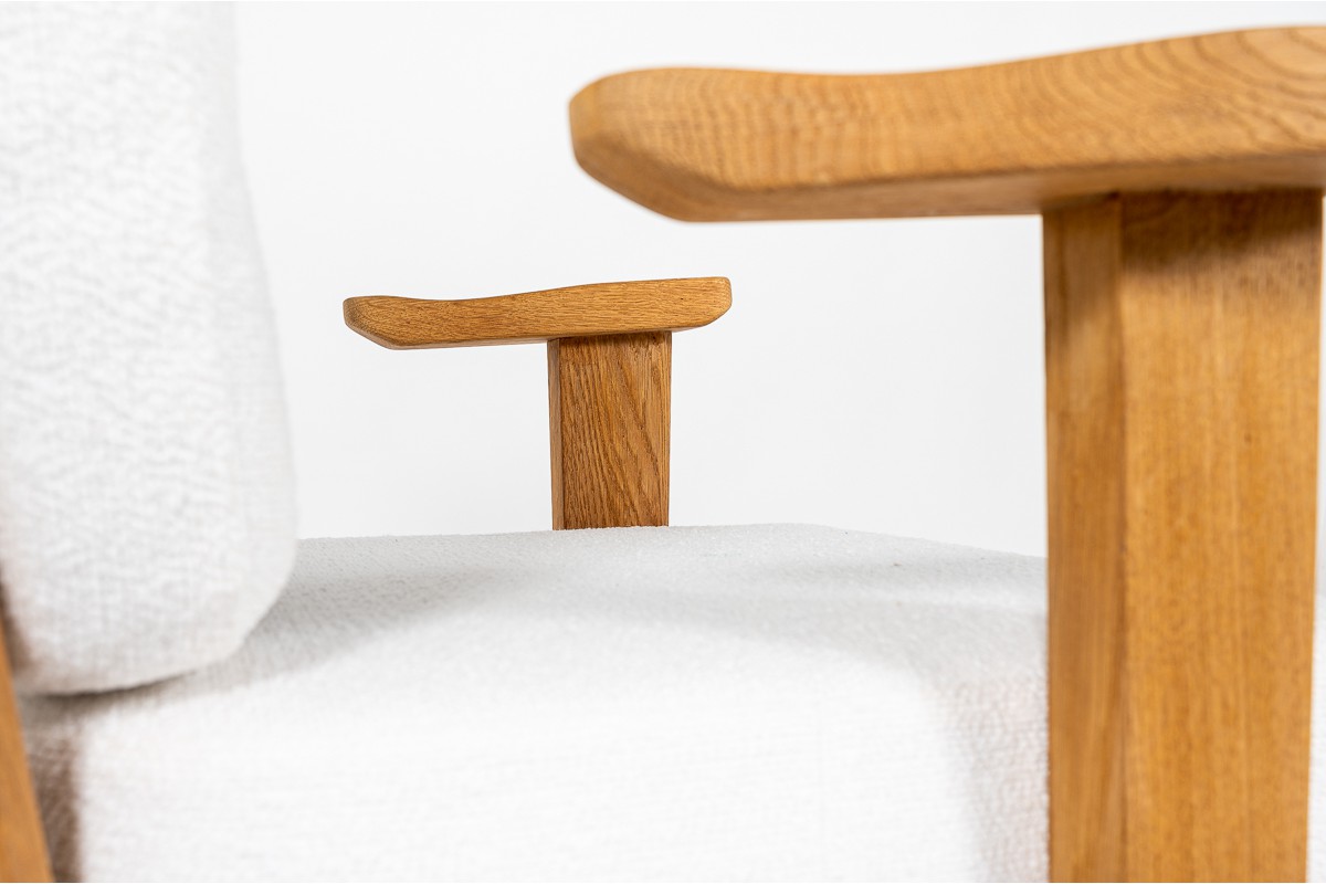 Guillerme and Chambron low chair in oak and Maison Thevenon fabric edition Votre Maison 1950