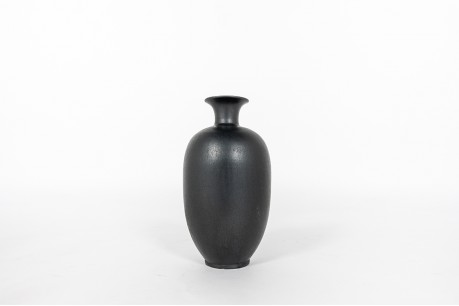 Vase en céramique noir mat design allemand 1960