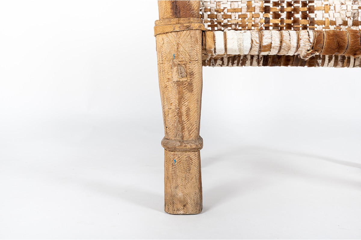 Fauteuils en bois et peau de vache tressée design Ethiopien 1950 set de 2