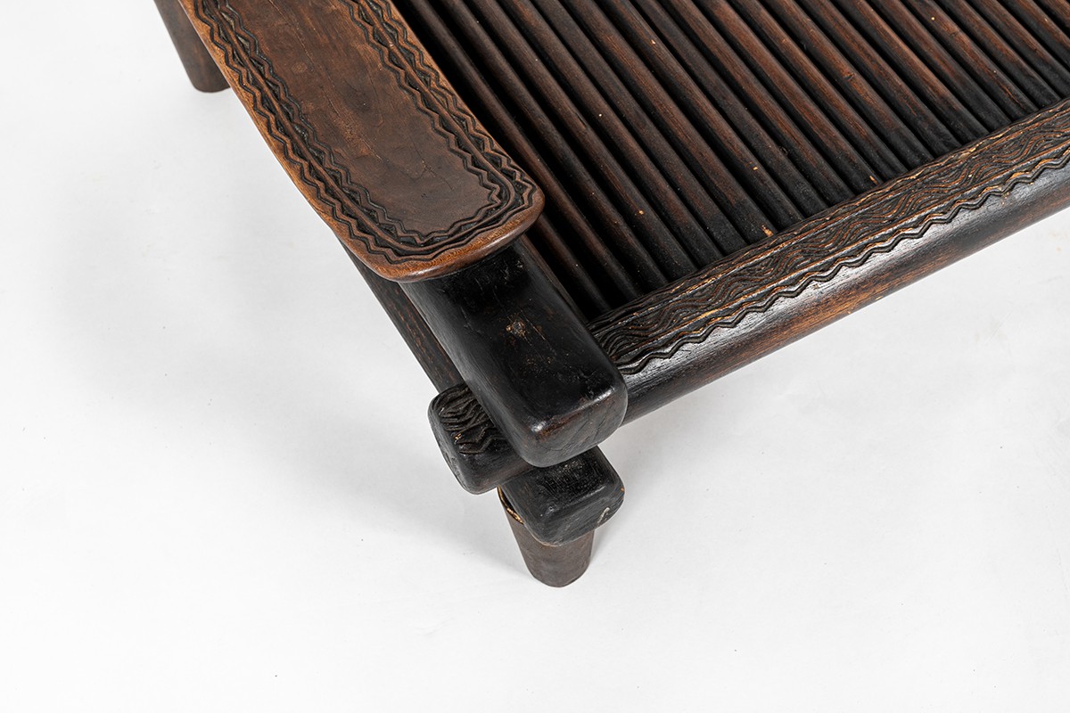 Table basse Senoufo bois noir design africain 1950