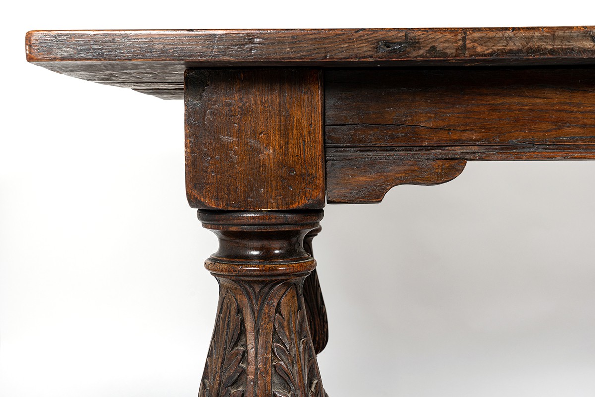 Console table very large model in oak Spanish design 18th century