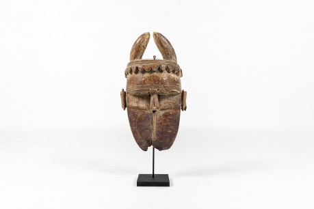 Masque décoratif en bois design africain