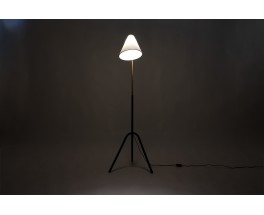 Lampadaire tripode bras arrondi métal noir et abat-jour beige design minimaliste 1950