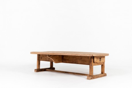 Large coffee table in oak Spanish brutalist design 1900