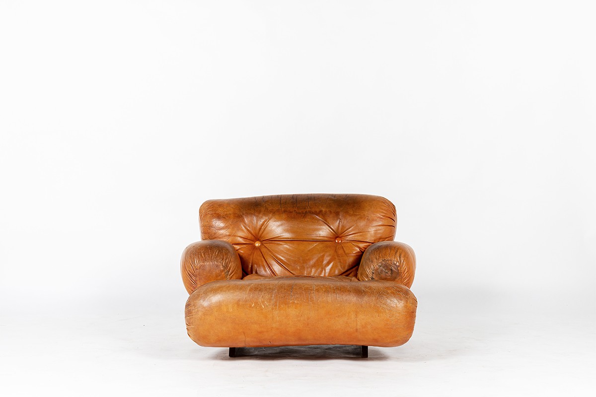 Armchair in leather and rosewood 1970