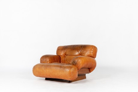 Fauteuil en cuir et palissandre design italien 1970