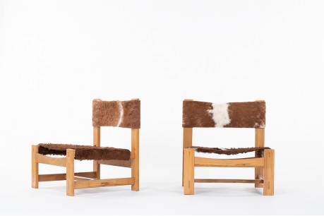 Low chairs in elm and cowhide edition Maison Regain 1980 set of 2